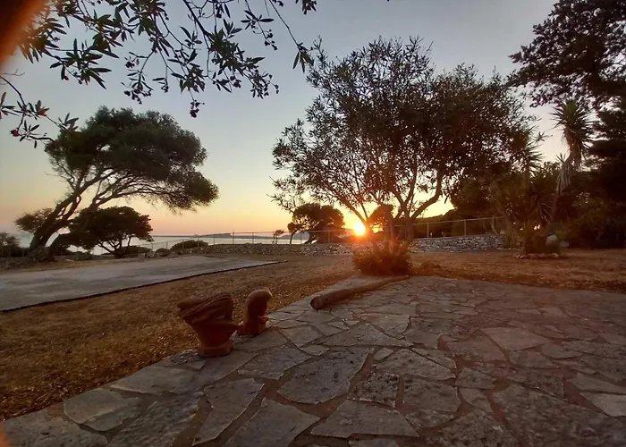 Epicurus House - Dialiskari Kánalos